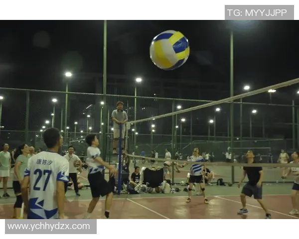 西安排球队在排球团队协作中创新高展现团结精神和竞技实力